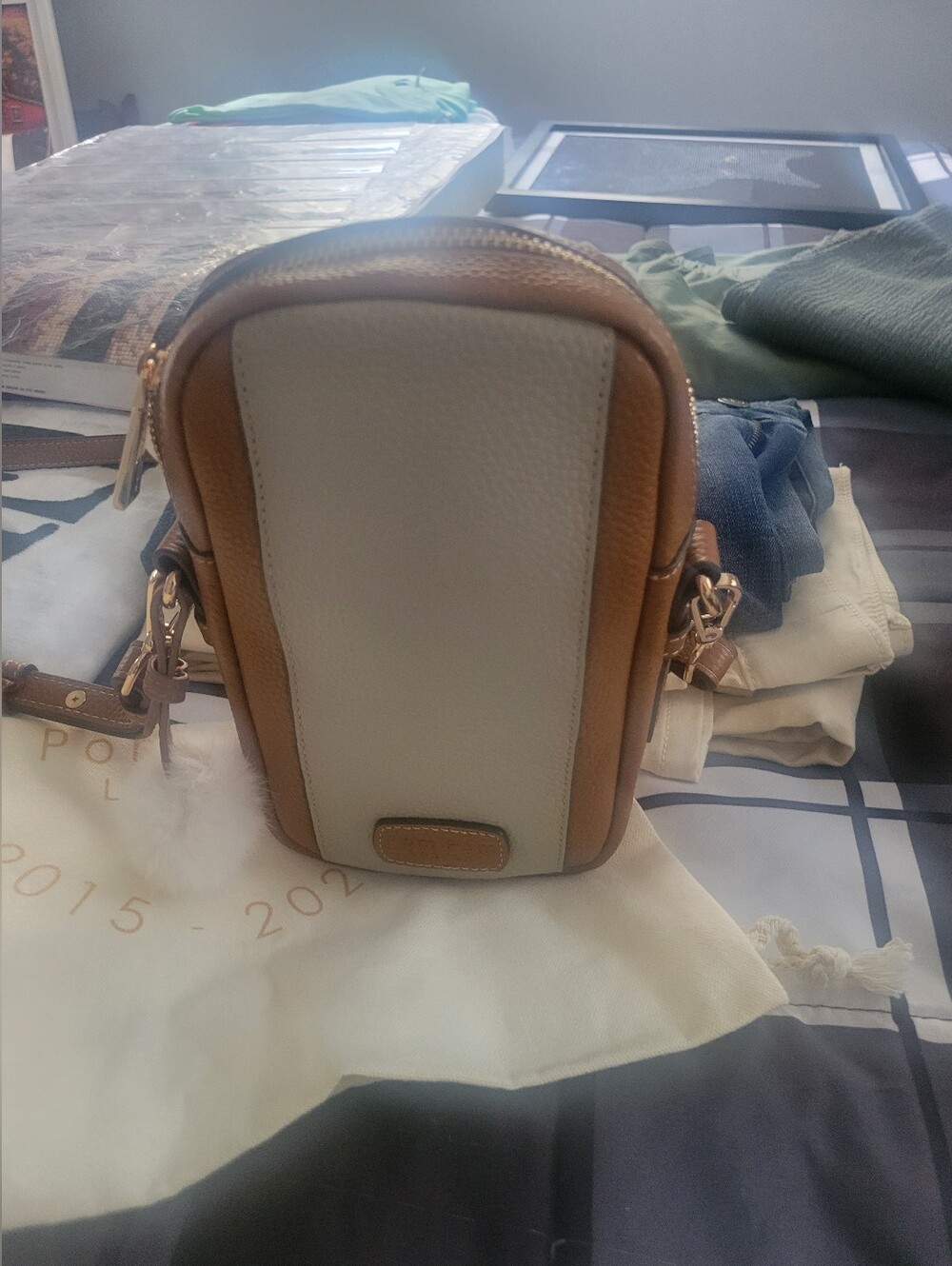 Pom Pom London Eaton Square Phone Bag (Stone & Maple Color)